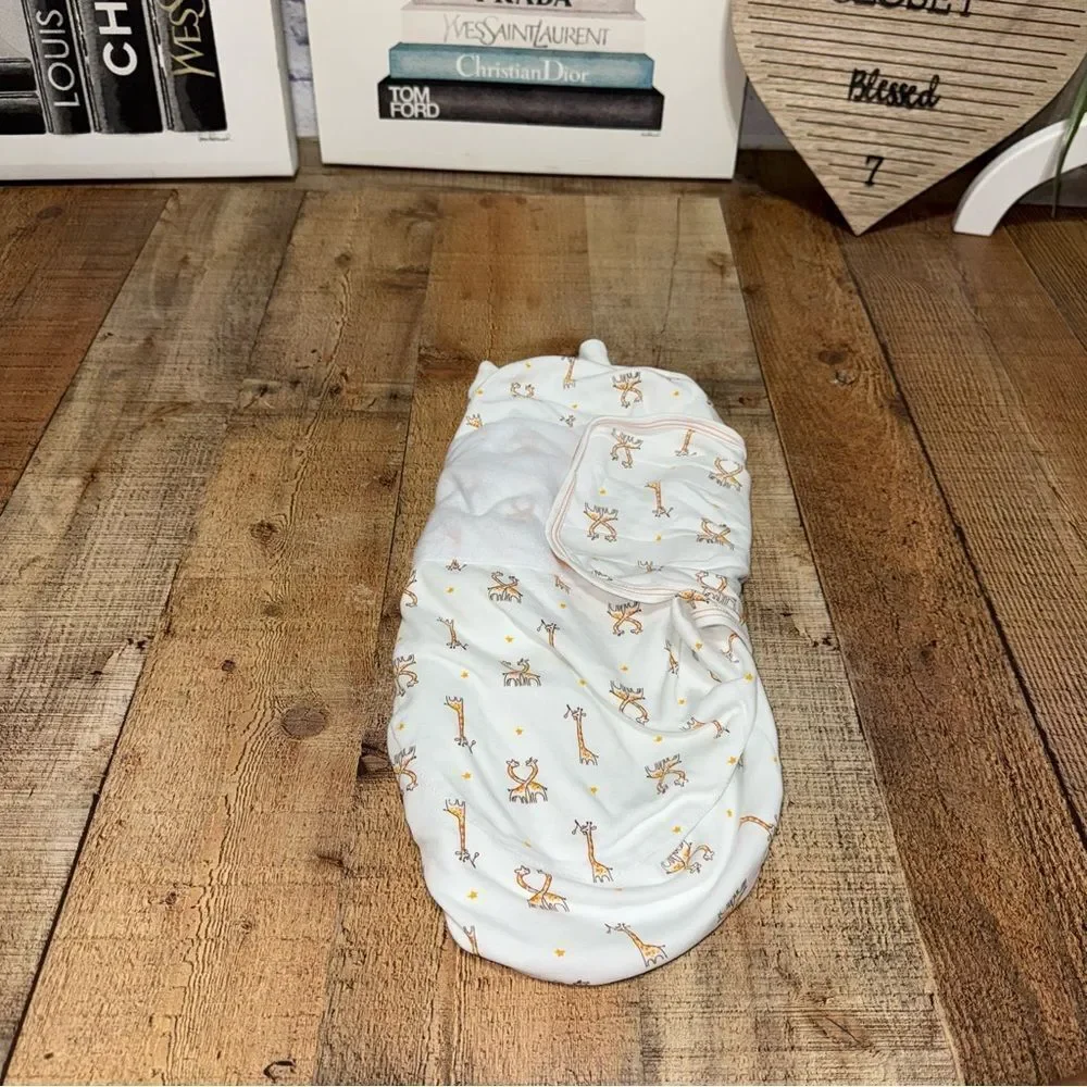 Nested Bean -  Zen 100% Cotton Swaddle Wrap giraffe 7-18lb  S/L